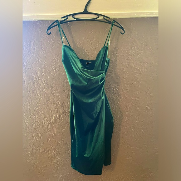 Windsor Dresses & Skirts - Windsor Women’s Green Satin Dress